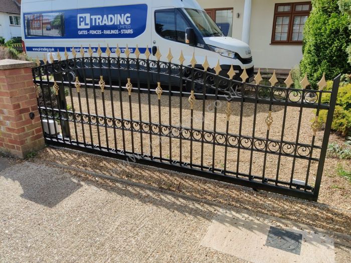 Automatic Gates — bespoke steel metalwork by PL Trading, London