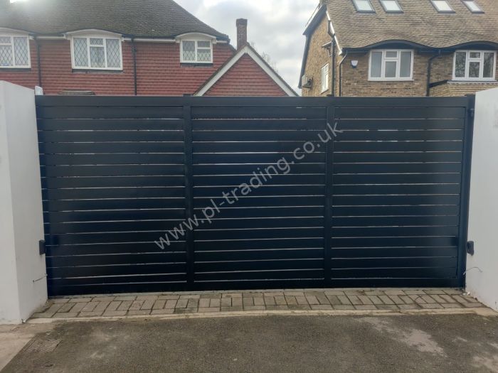 Automatic Gates — bespoke steel metalwork by PL Trading, London