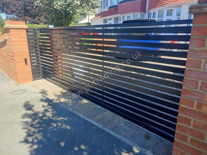 Automatic Gates — bespoke steel metalwork by PL Trading, London