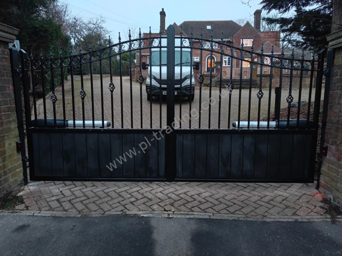 Automatic Gates — bespoke steel metalwork by PL Trading, London