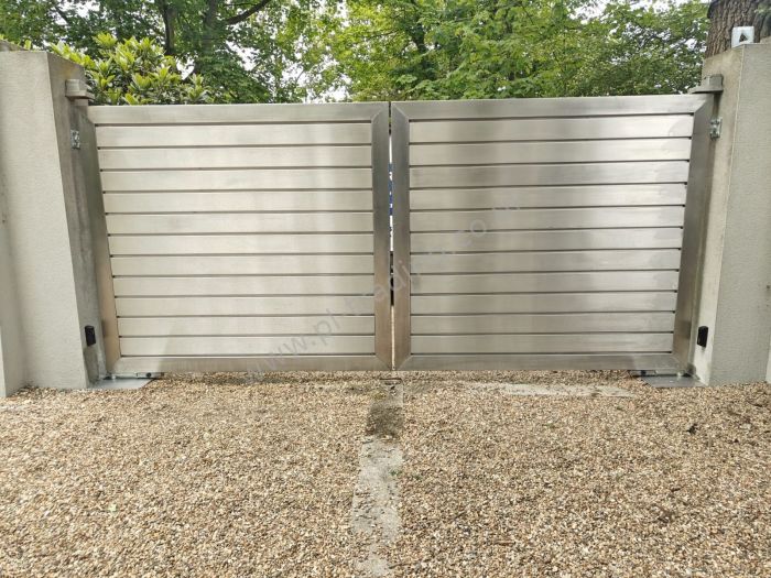 Automatic Gates — bespoke steel metalwork by PL Trading, London