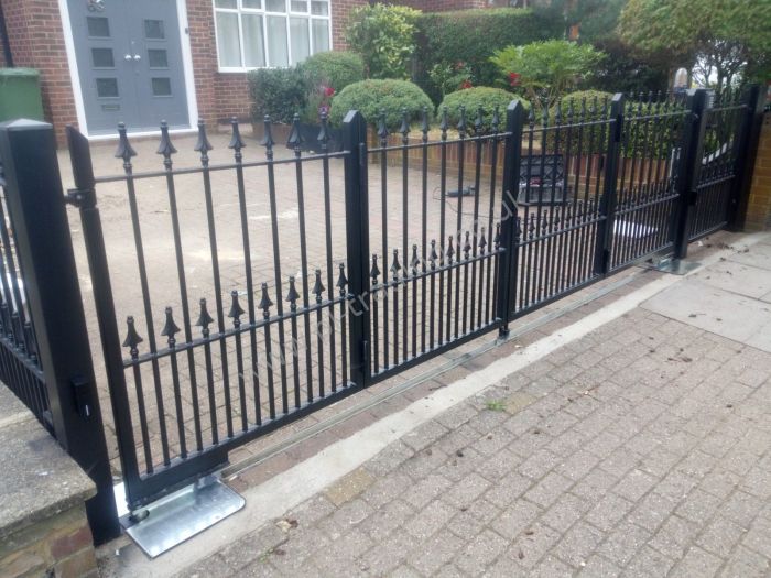 Automatic Gates — bespoke steel metalwork by PL Trading, London