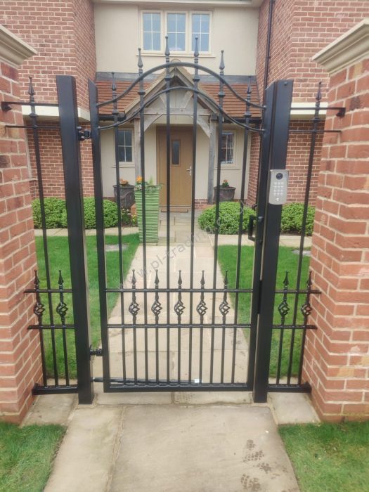 Gates — bespoke steel metalwork by PL Trading, London