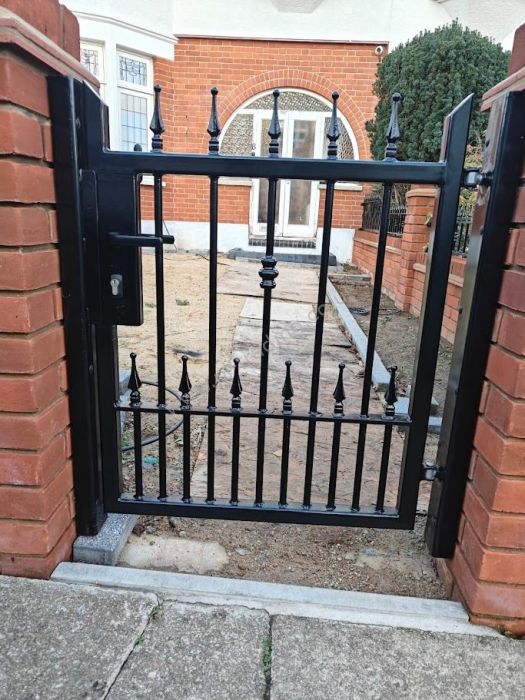 Gates — bespoke steel metalwork by PL Trading, London