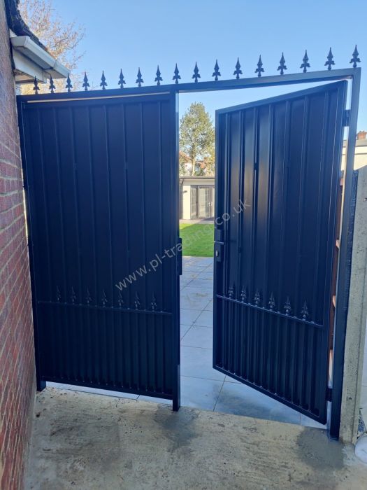 Gates — bespoke steel metalwork by PL Trading, London