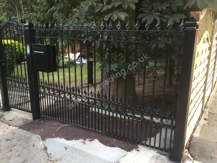 Railings — bespoke steel metalwork by PL Trading, London